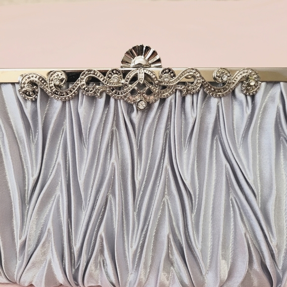 Women Silver Satin Evening Bag Size OS - Picture 4 of 5